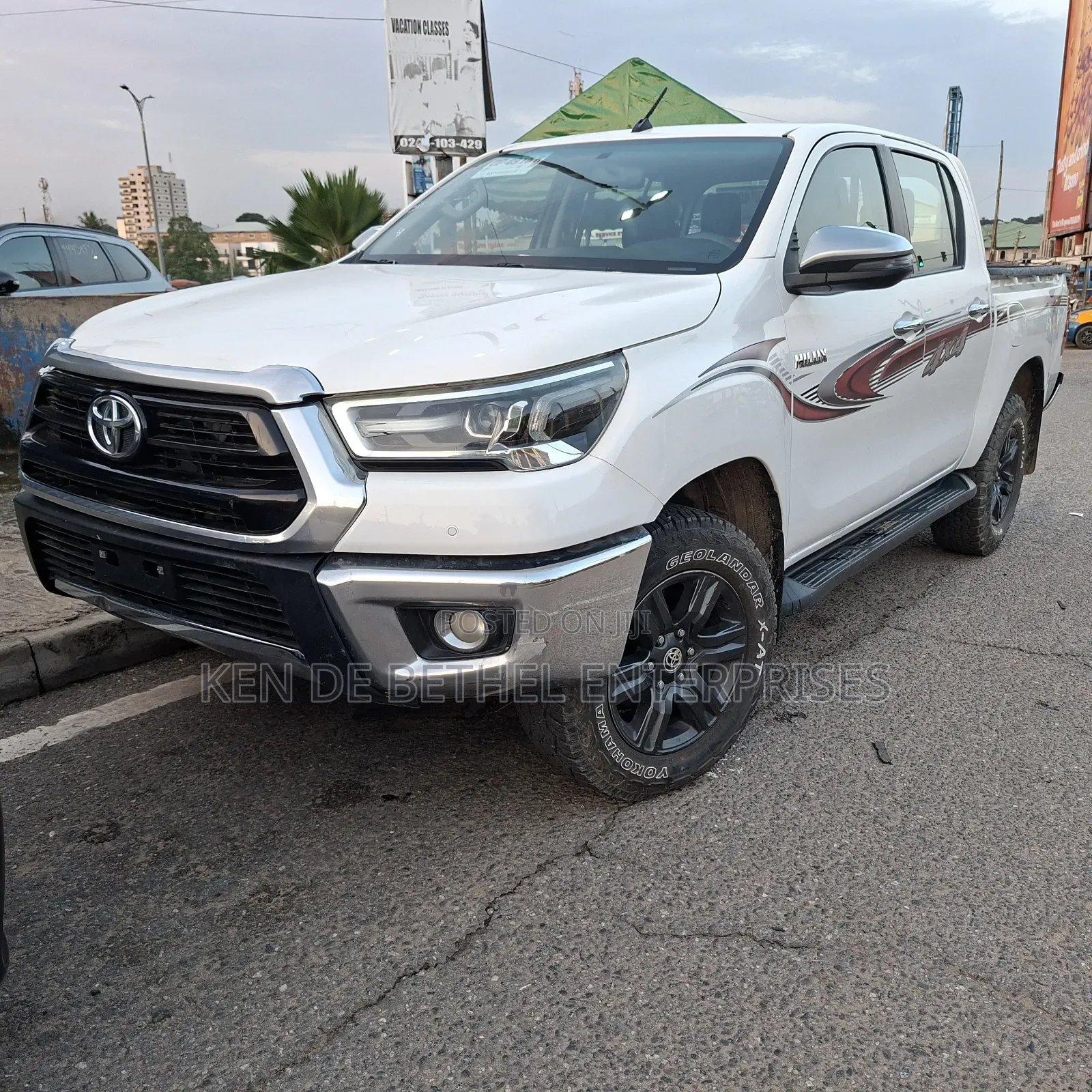 Toyota Hilux 2021 White