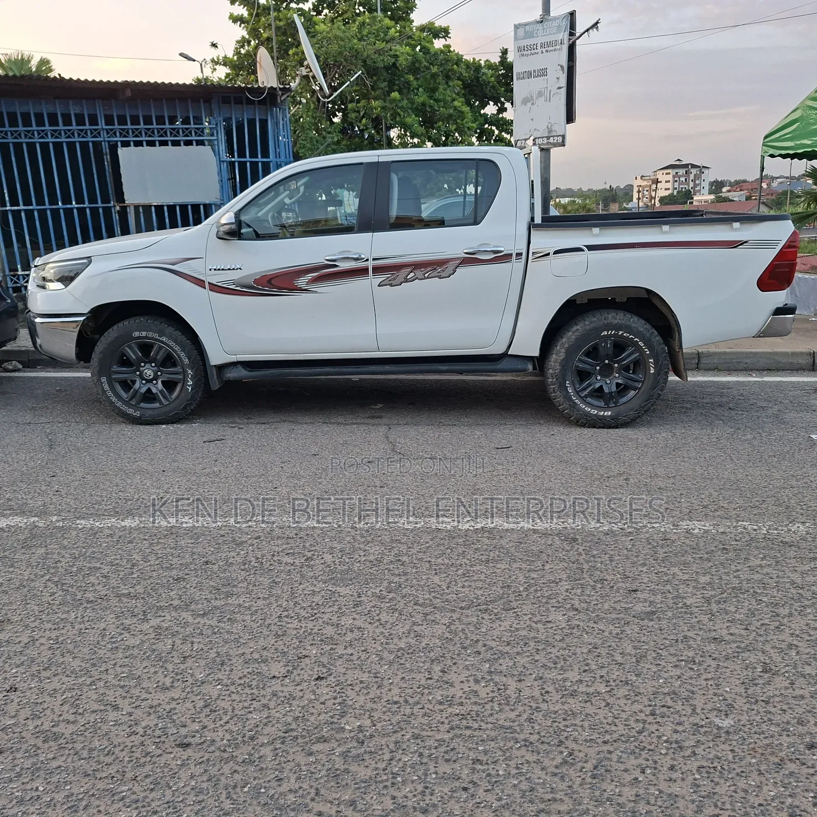 Toyota Hilux 2021 White