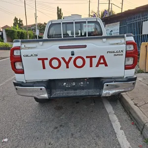 Toyota Hilux 2021 White