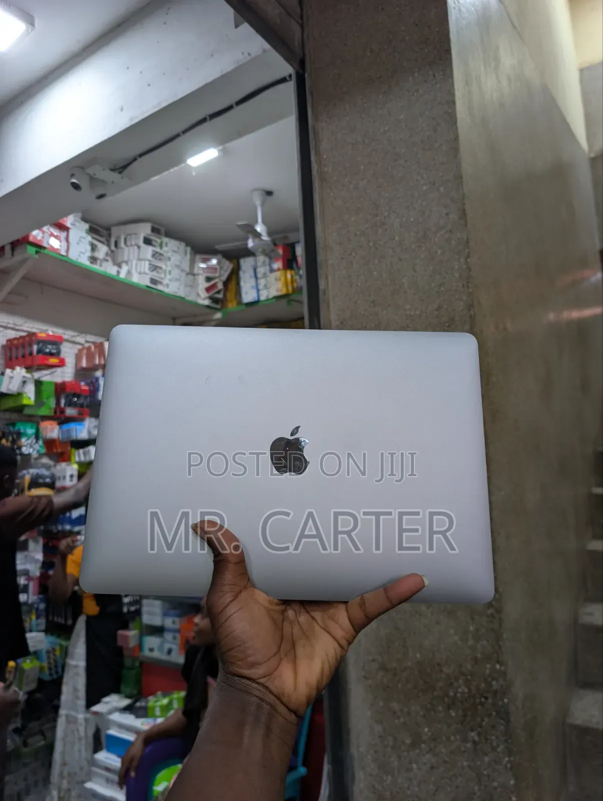 Laptop Apple MacBook Pro 2022 M2 8GB Apple M2 SSD 512GB