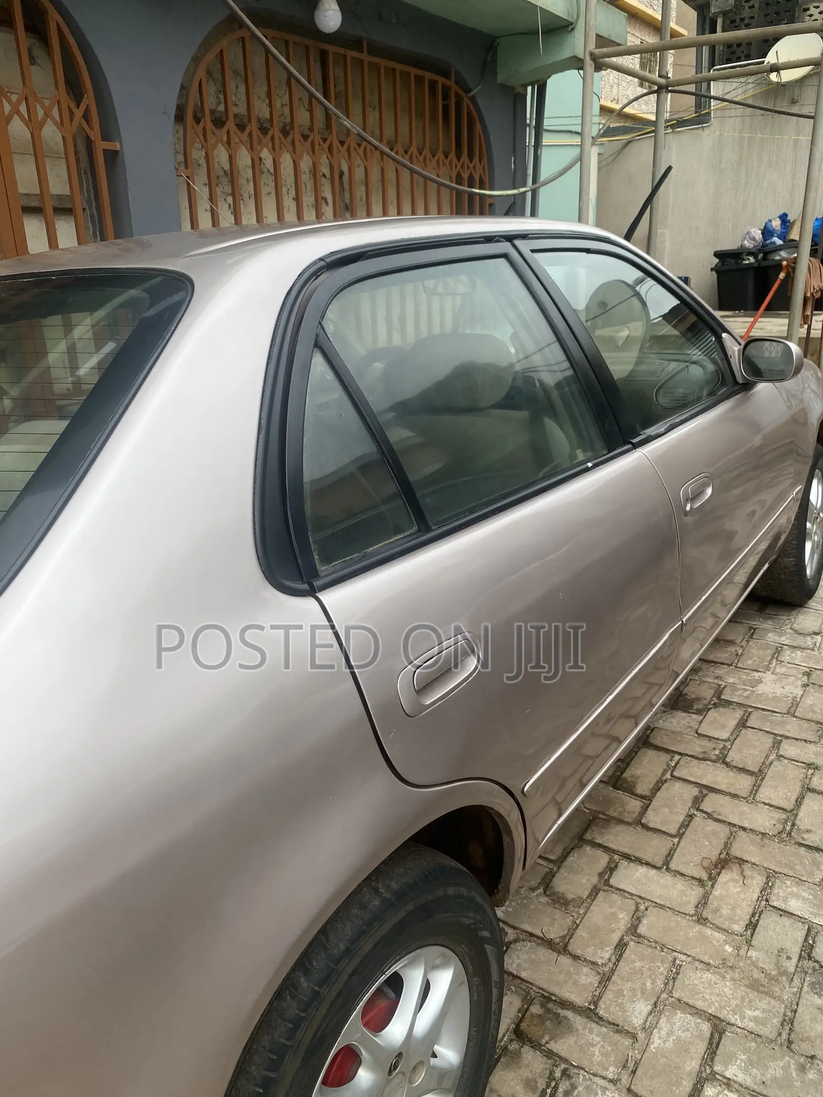 Toyota Corolla 2000 Gray