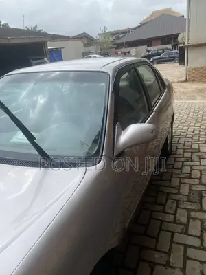Toyota Corolla 2000 Gray