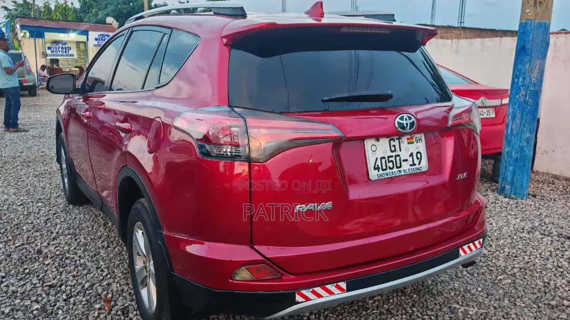 Toyota RAV4 XLE AWD (2.5L 4cyl 6A) 2016 Red