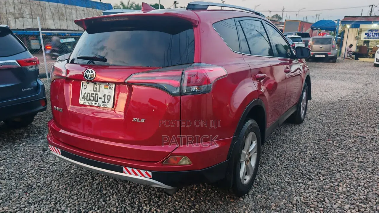 Toyota RAV4 XLE AWD (2.5L 4cyl 6A) 2016 Red