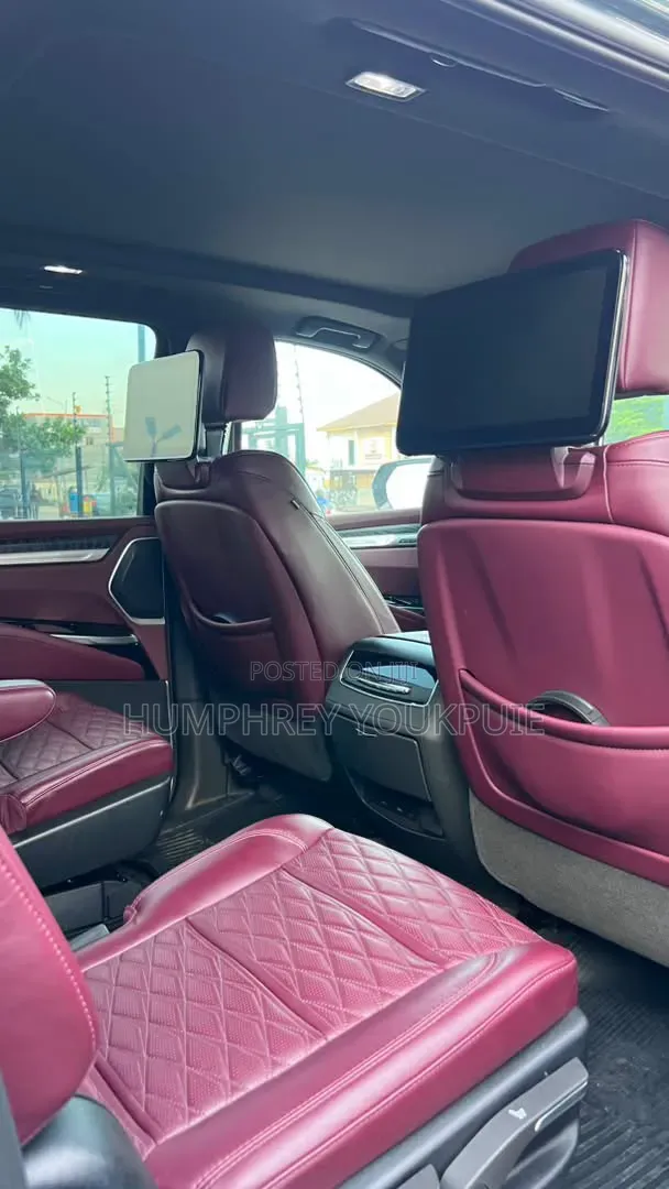 Cadillac Escalade 2025 Gray