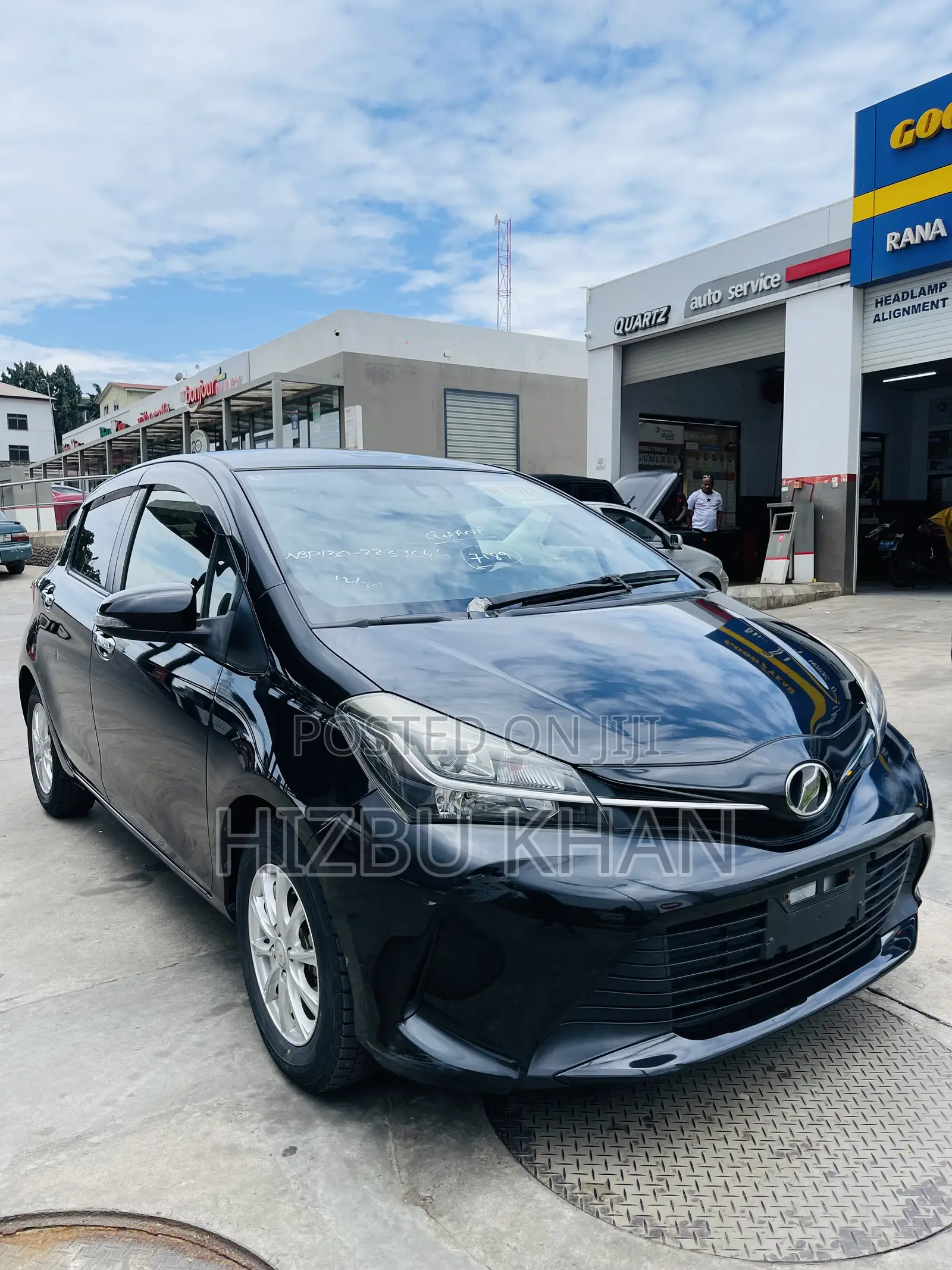 Toyota Vitz 1.3 AWD 5dr 2016 Black