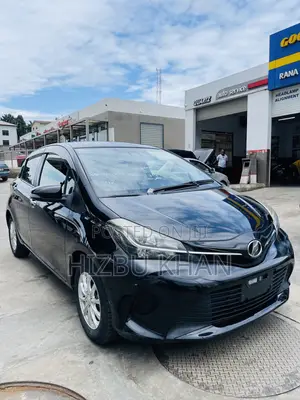 Toyota Vitz 1.3 AWD 5dr 2016 Black