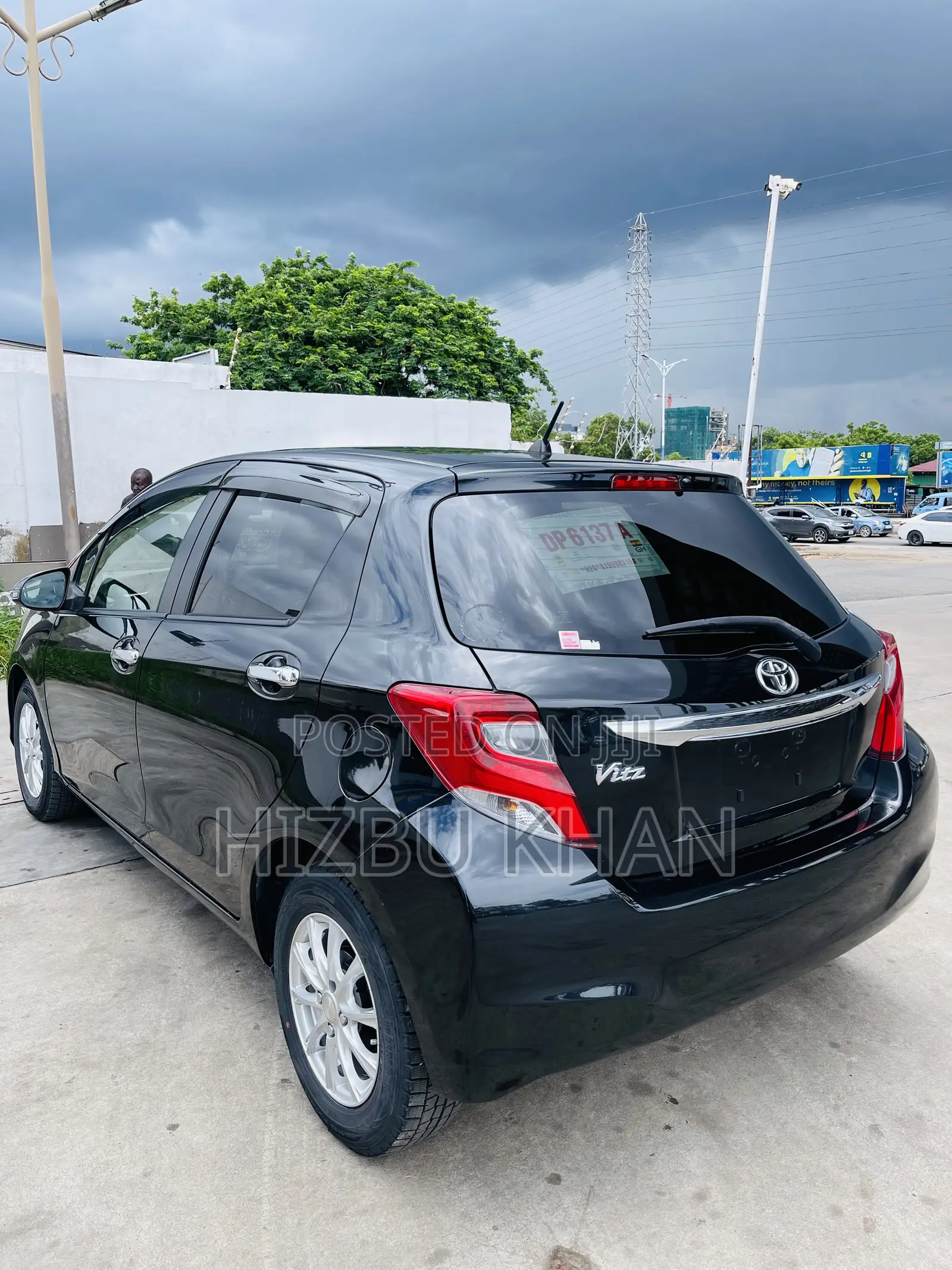 Toyota Vitz 1.3 AWD 5dr 2016 Black