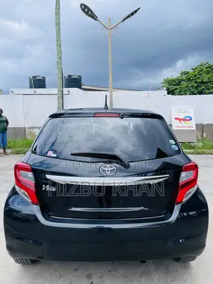 Toyota Vitz 1.3 AWD 5dr 2016 Black