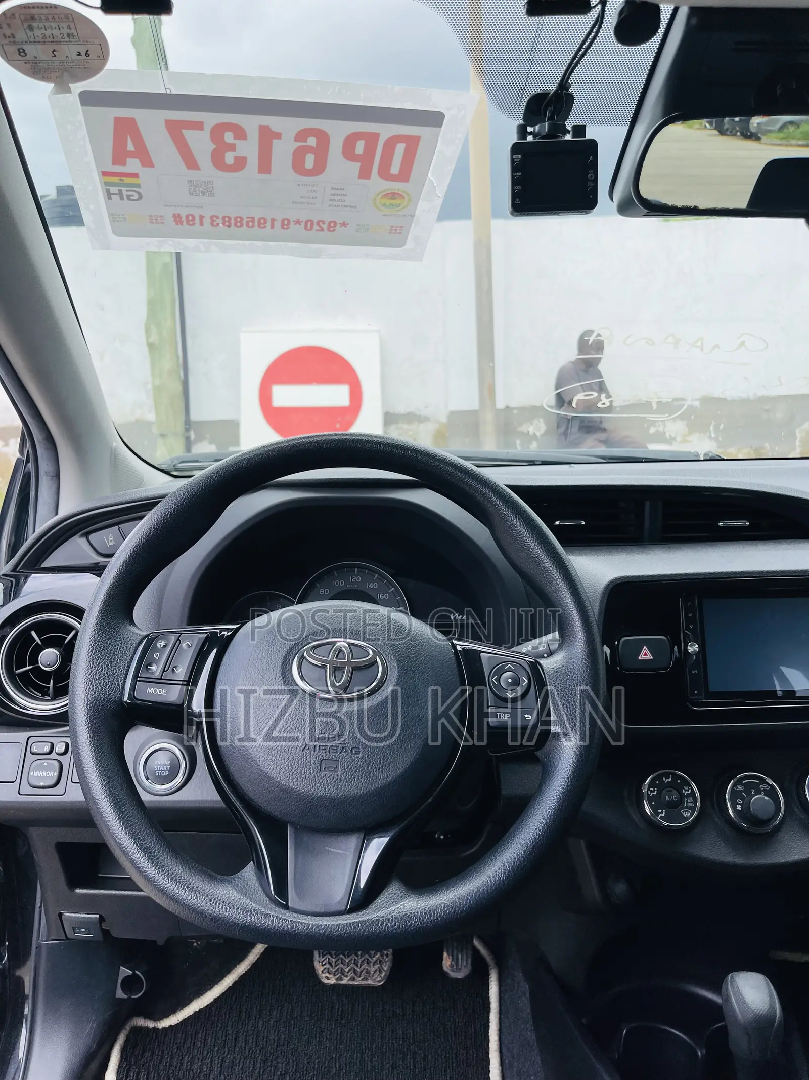 Toyota Vitz 1.3 AWD 5dr 2016 Black