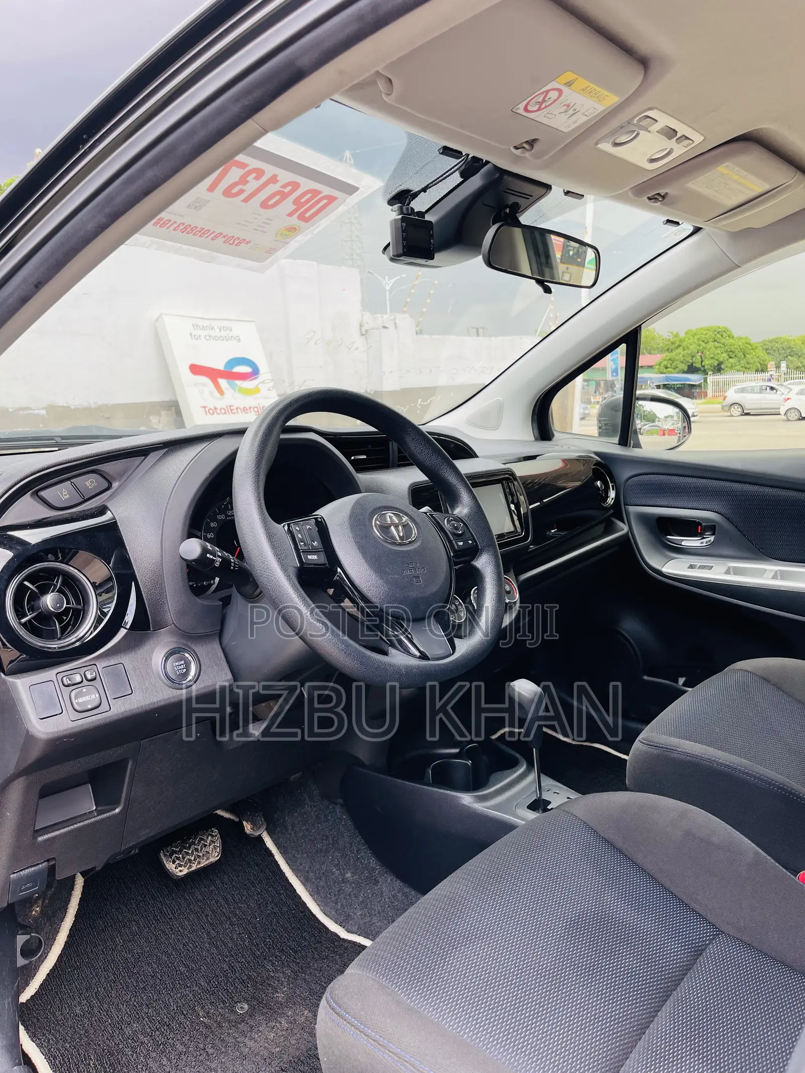 Toyota Vitz 1.3 AWD 5dr 2016 Black