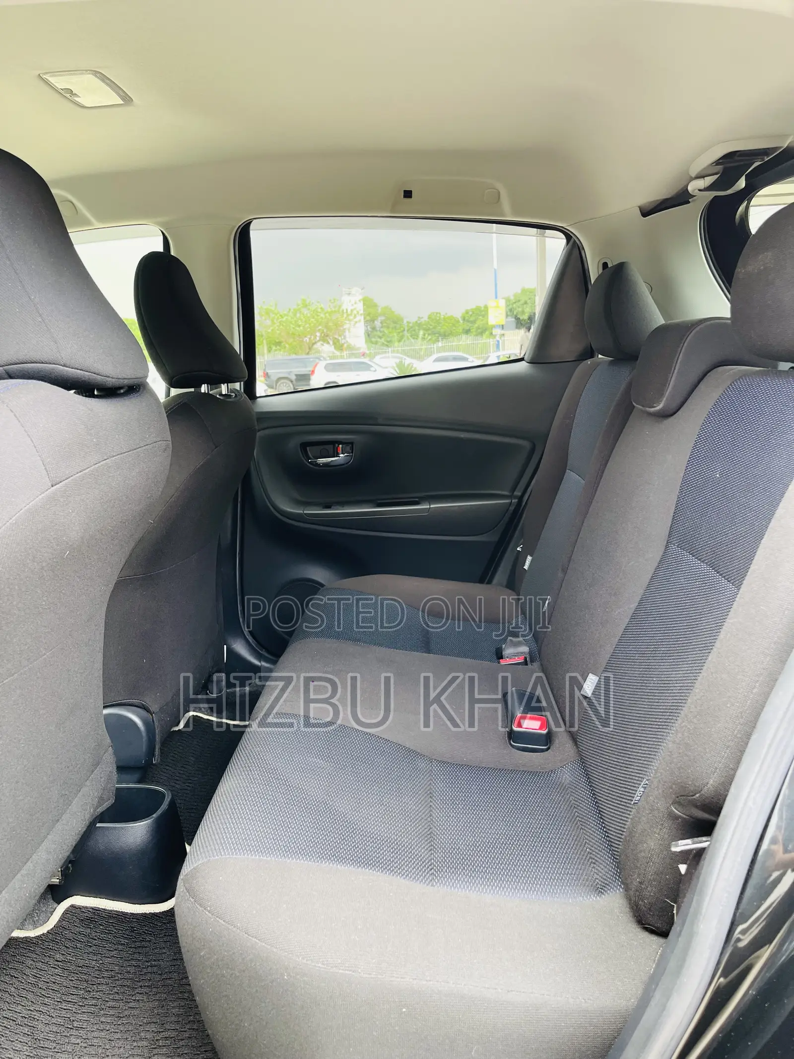Toyota Vitz 1.3 AWD 5dr 2016 Black