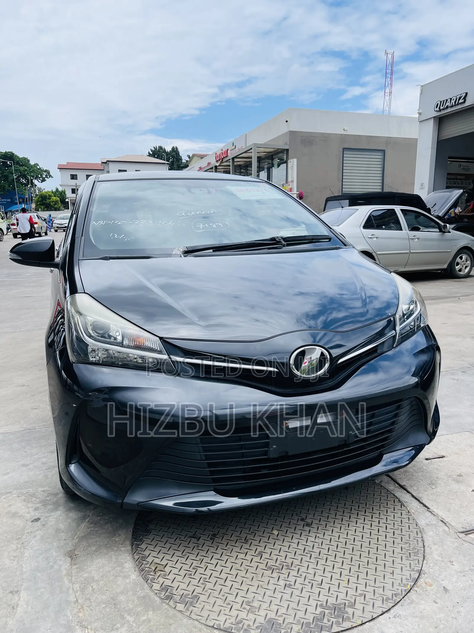 Toyota Vitz 1.3 AWD 5dr 2016 Black