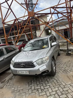 Toyota Highlander SE 2012 Silver
