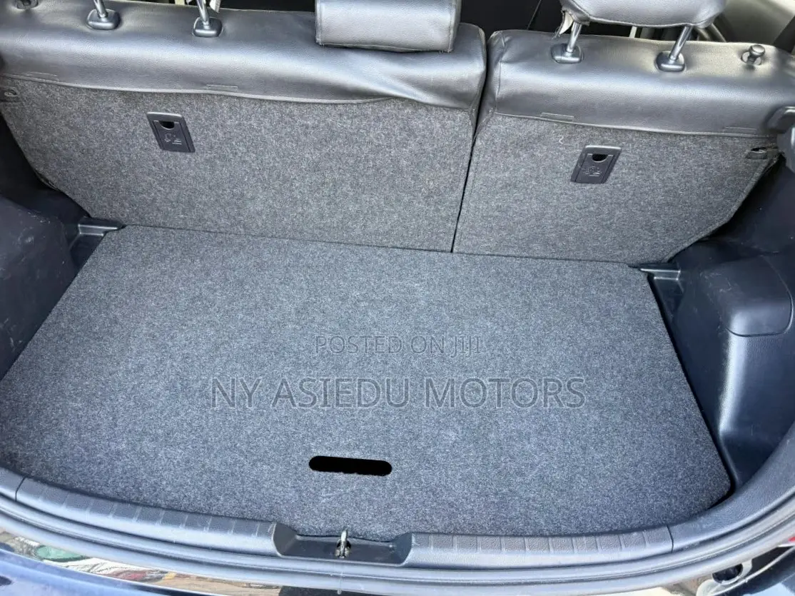Toyota Vitz 1.3 FWD 5dr 2014 Black