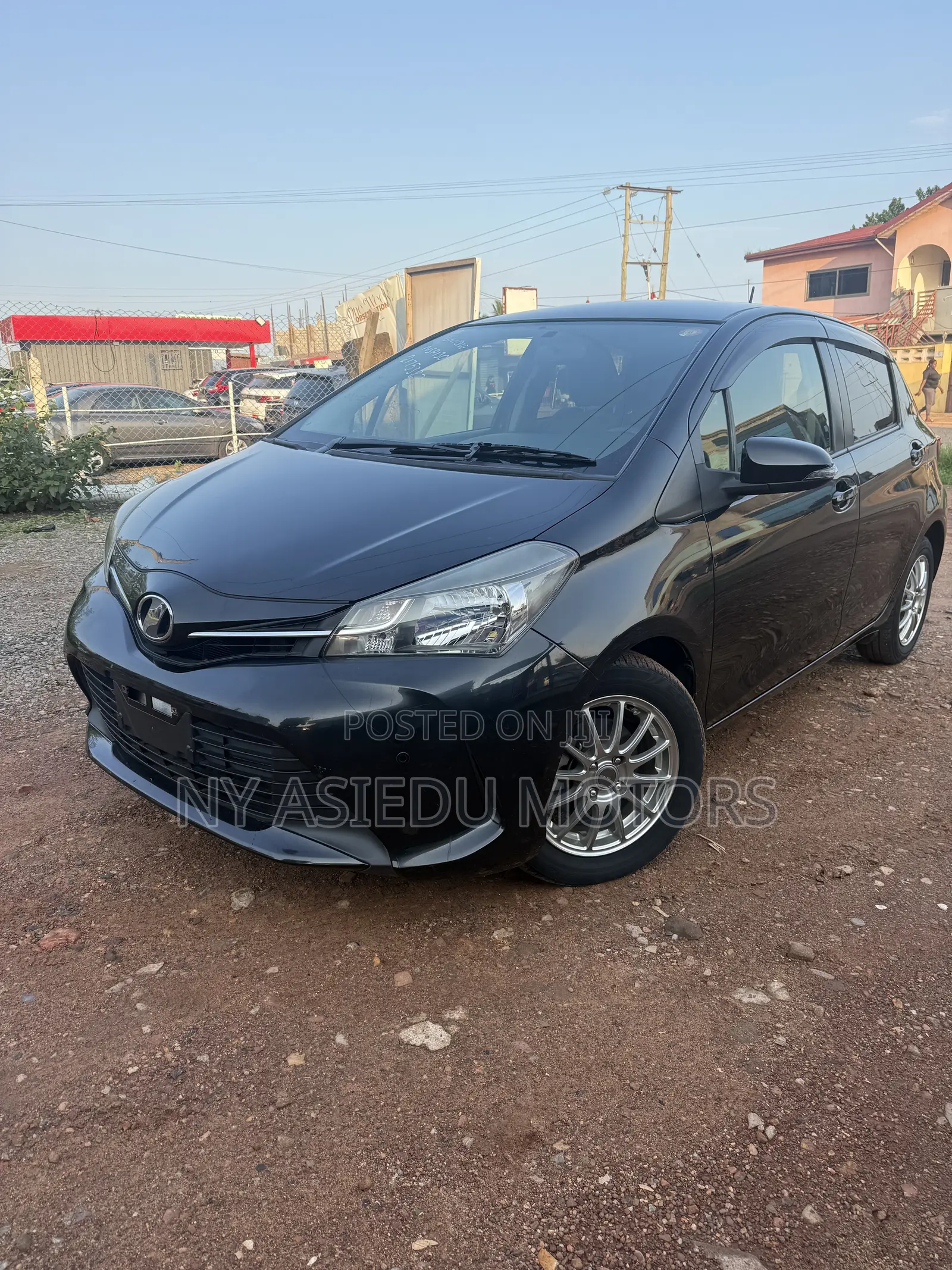 Toyota Vitz 1.3 FWD 5dr 2014 Black