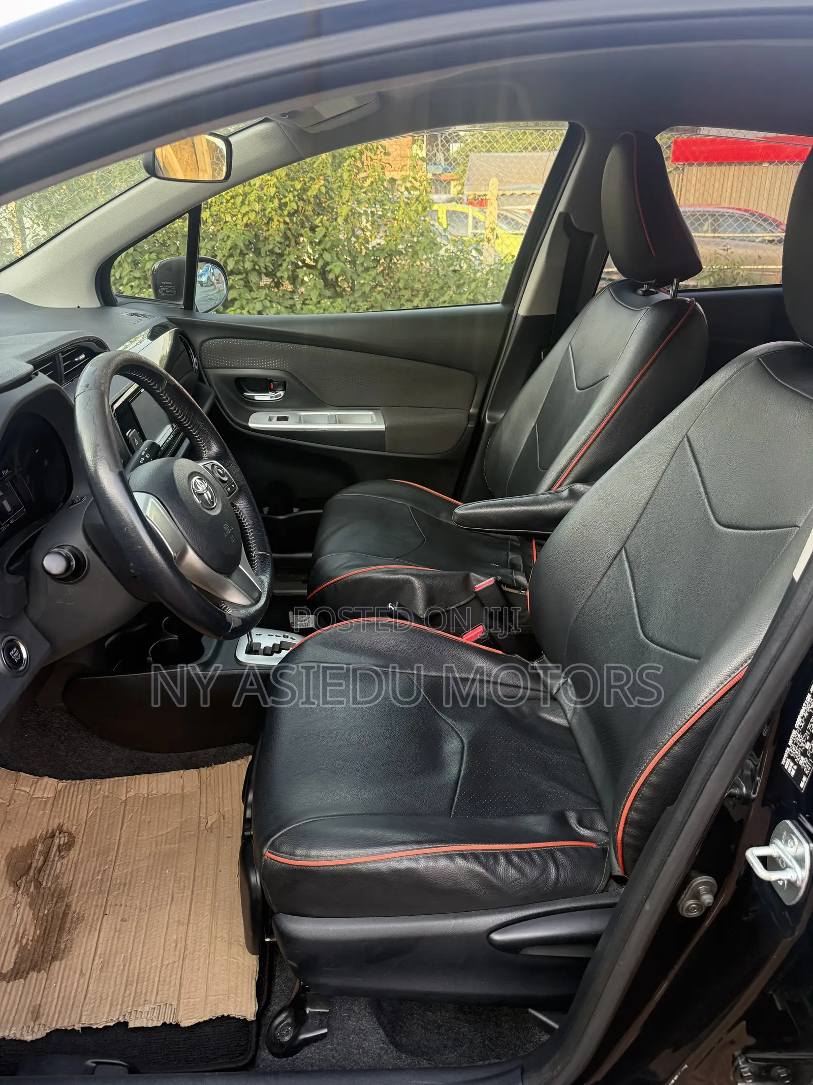 Toyota Vitz 1.3 FWD 5dr 2014 Black