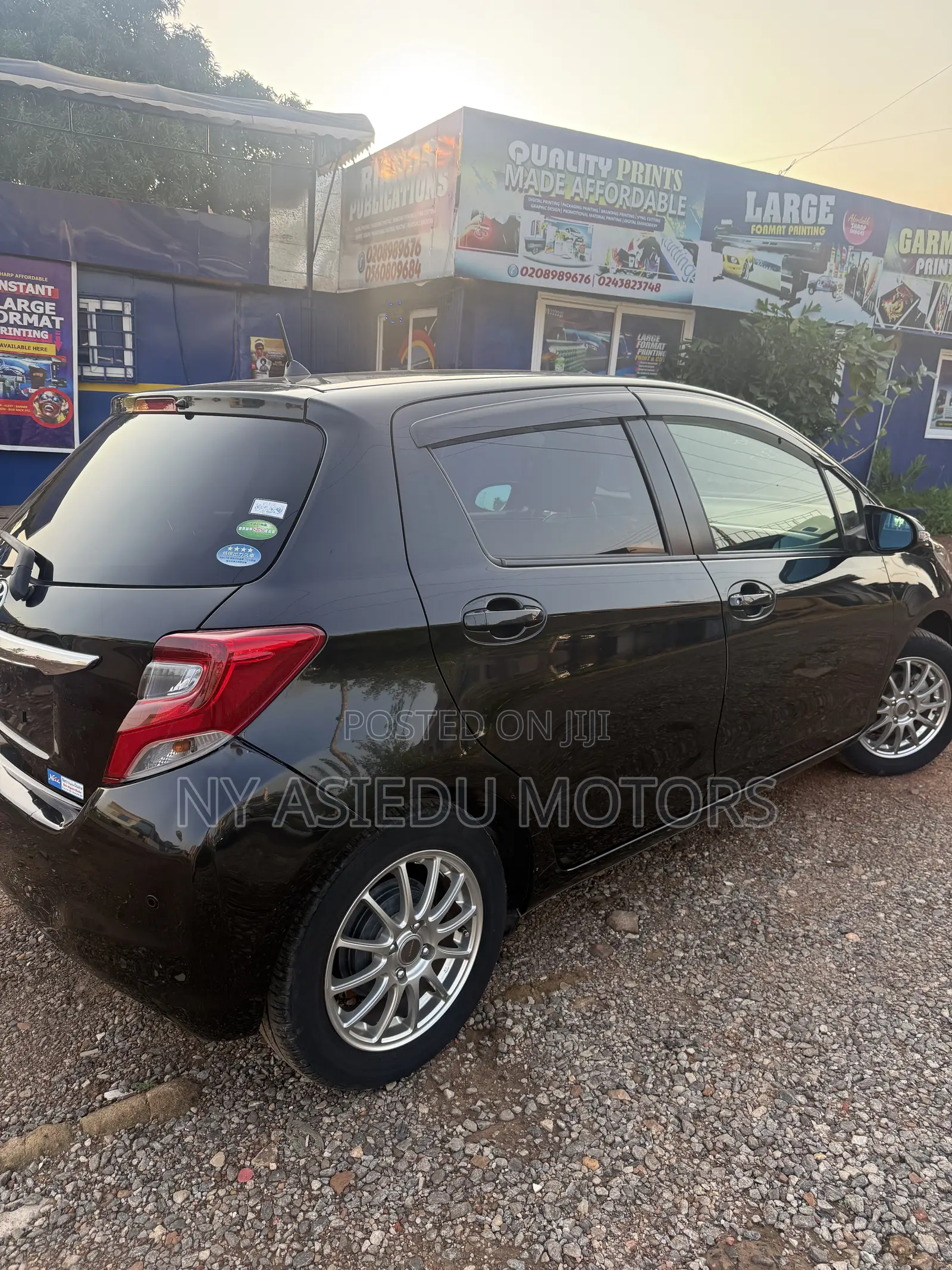 Toyota Vitz 1.3 FWD 5dr 2014 Black