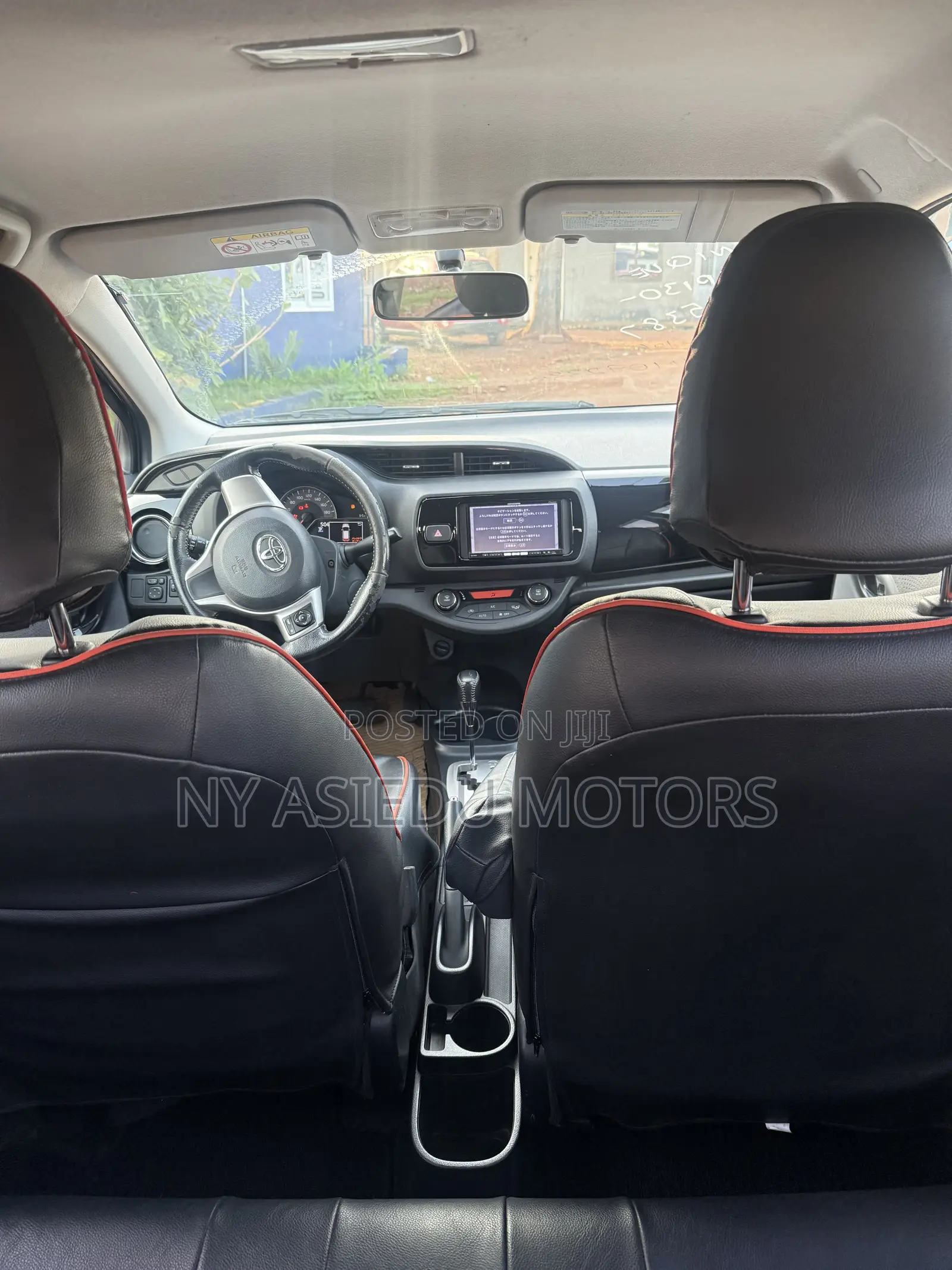 Toyota Vitz 1.3 FWD 5dr 2014 Black