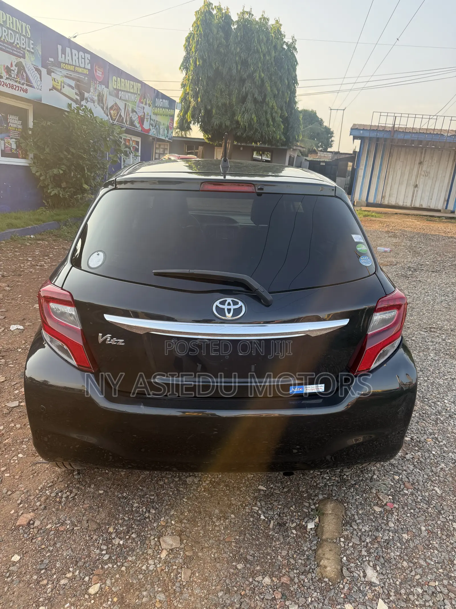 Toyota Vitz 1.3 FWD 5dr 2014 Black