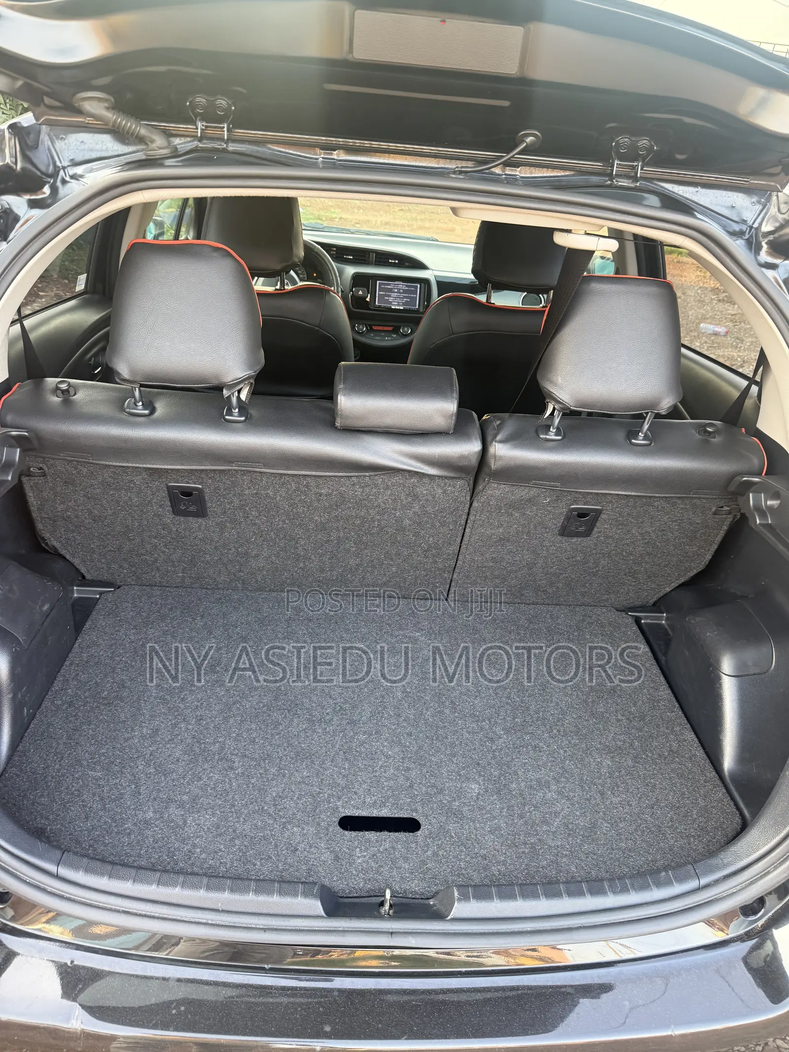 Toyota Vitz 1.3 FWD 5dr 2014 Black