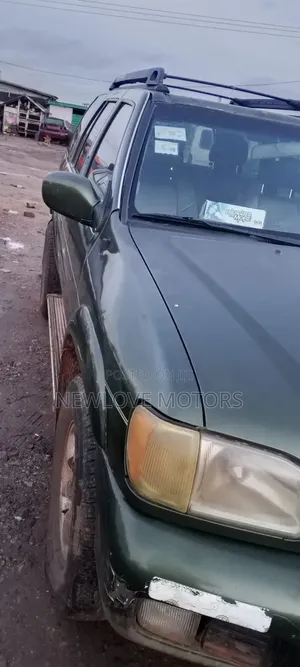 Nissan Pathfinder 2003 Green