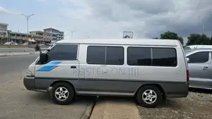 Hyundai H-100 2002