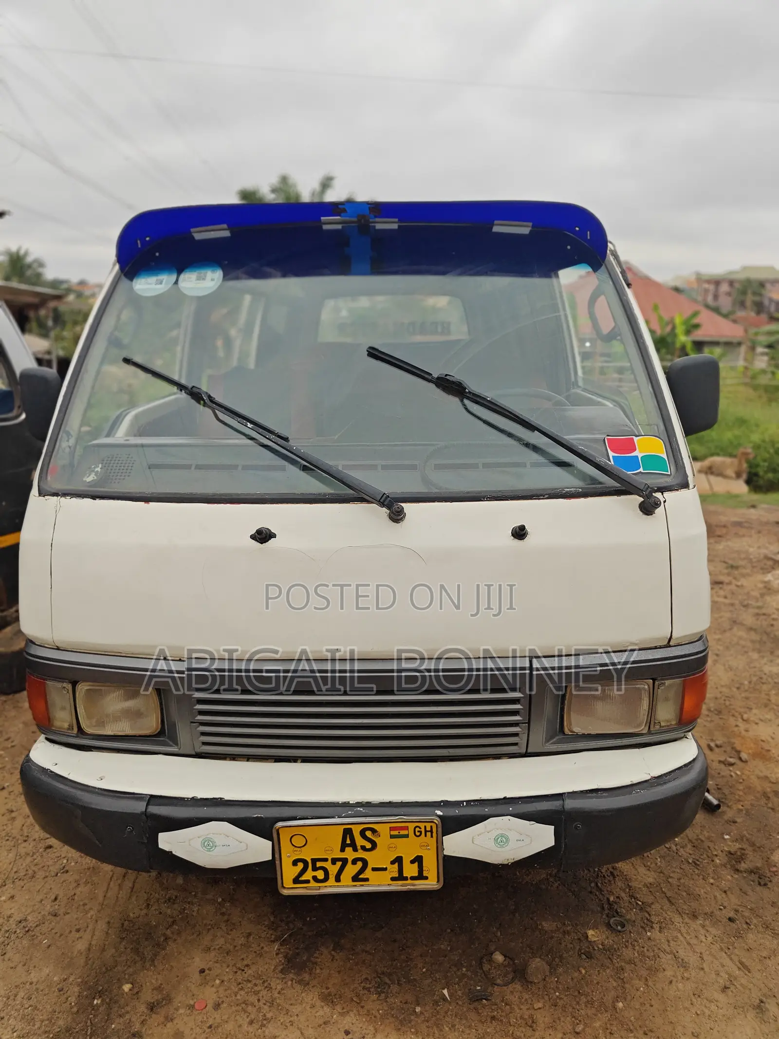 Nissan Caravan (Urvan) 1994 White