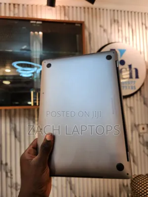 Laptop Apple MacBook Pro 2018 8GB Intel Core i5 SSD 256GB