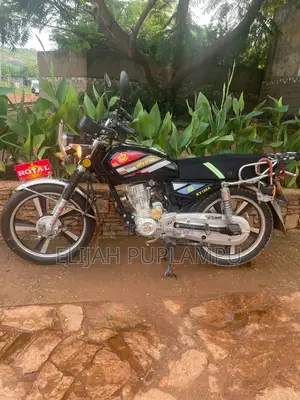 New Royal RY125 2025 Black