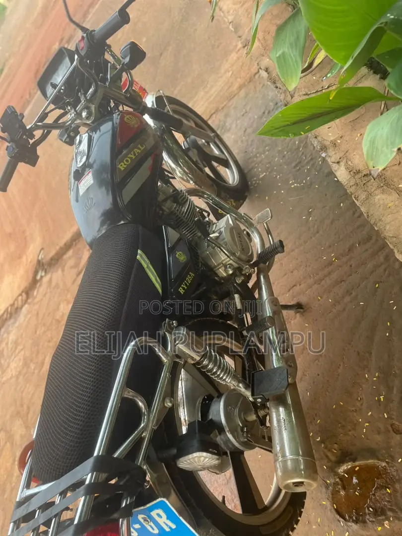New Royal RY125 2025 Black