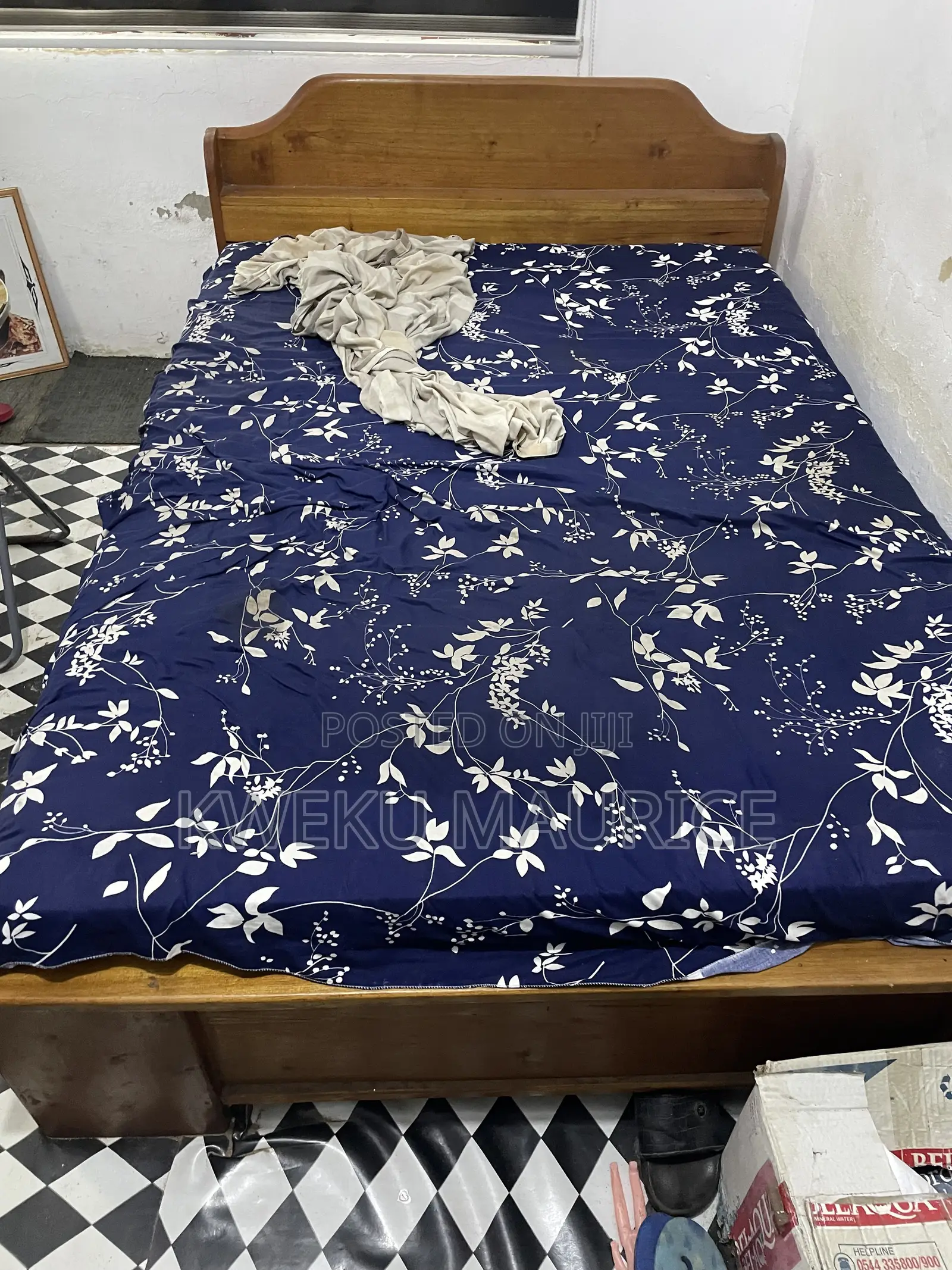 Double Bed Wooden Frame With Bed