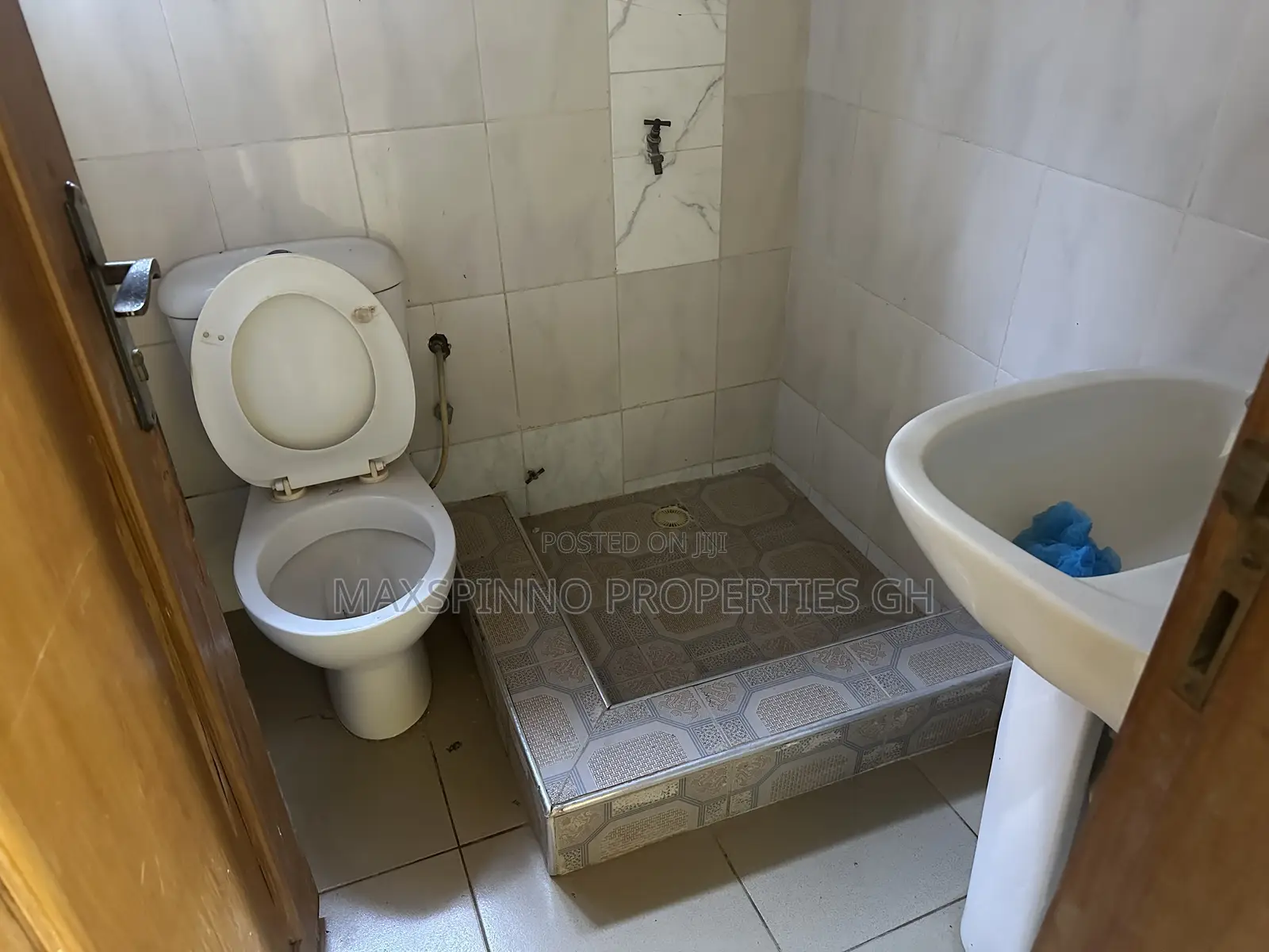 4bdrm House in Maxspinno Properties, North Legon for rent