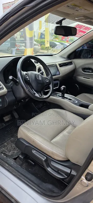 Honda HR-V EX-L w/Navigation AWD 2018 Gray