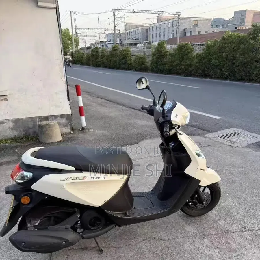 Yamaha YBR125 2022 White