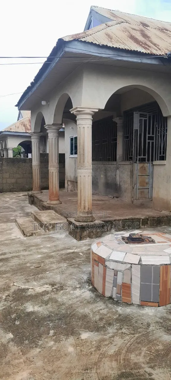 4bdrm House in Top-Boat Estate, Kumasi Metropolitan for sale