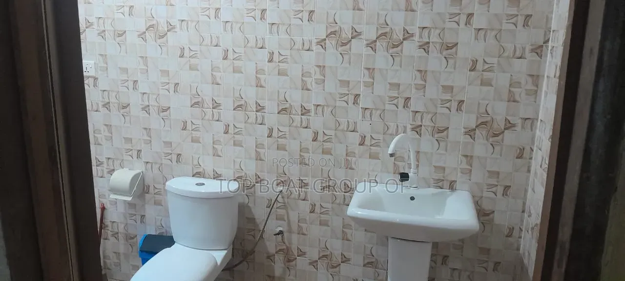4bdrm House in Top-Boat Estate, Kumasi Metropolitan for sale