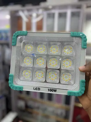 100w Rechargeable Solar Led Light