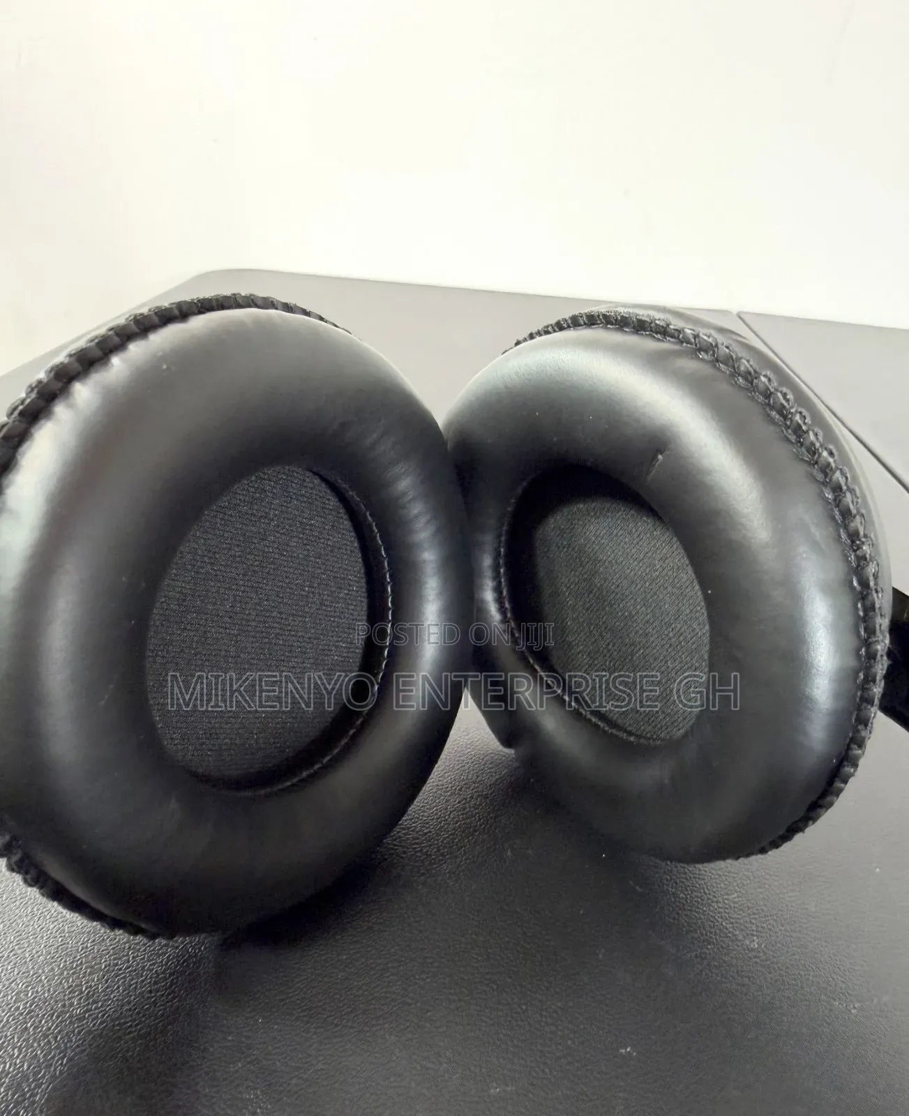 Akg Studio Professional Semi-Open Stereo Headphones