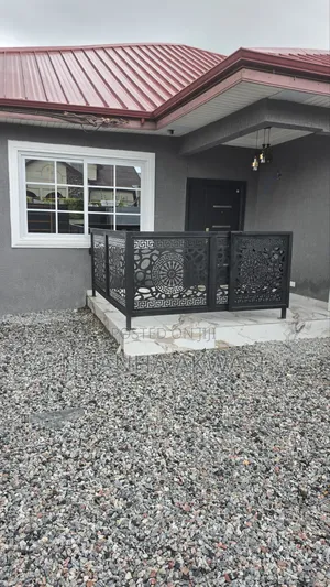 3bdrm House in Community 20, Sakumono for rent