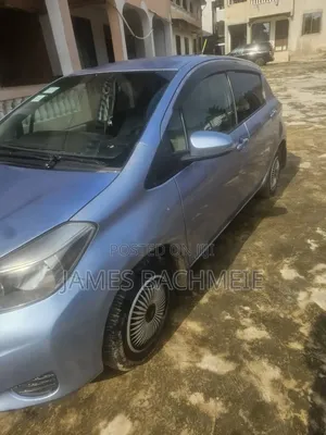 Toyota Vitz 1.3 AWD 3dr 2012 Blue