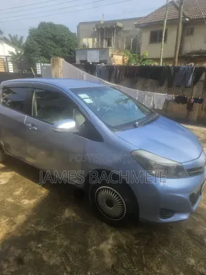 Toyota Vitz 1.3 AWD 3dr 2012 Blue