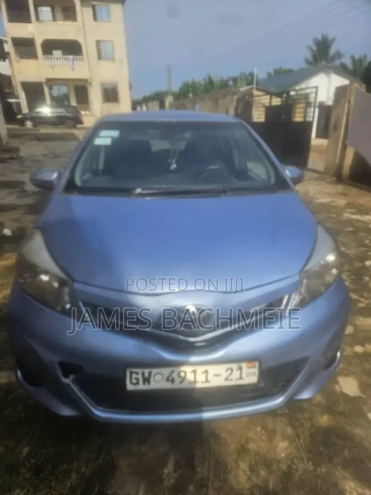 Toyota Vitz 1.3 AWD 3dr 2012 Blue