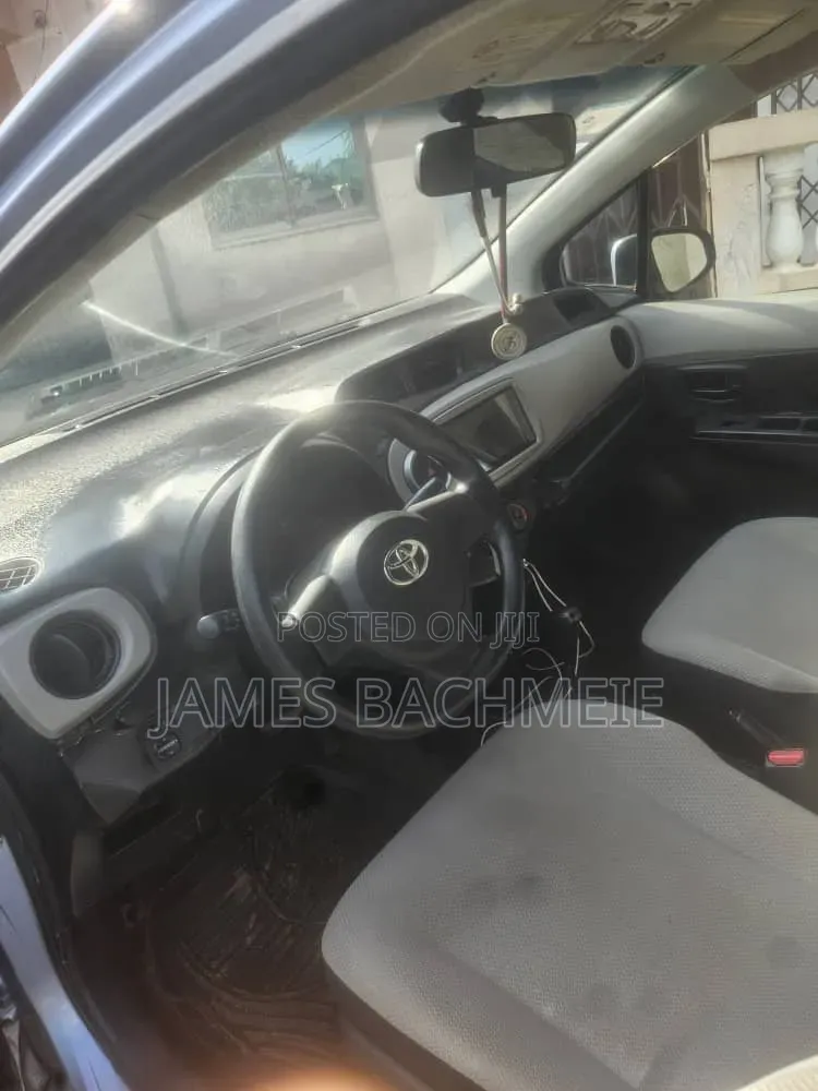 Toyota Vitz 1.3 AWD 3dr 2012 Blue