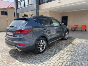 Hyundai Santa Fe 2018 Gray