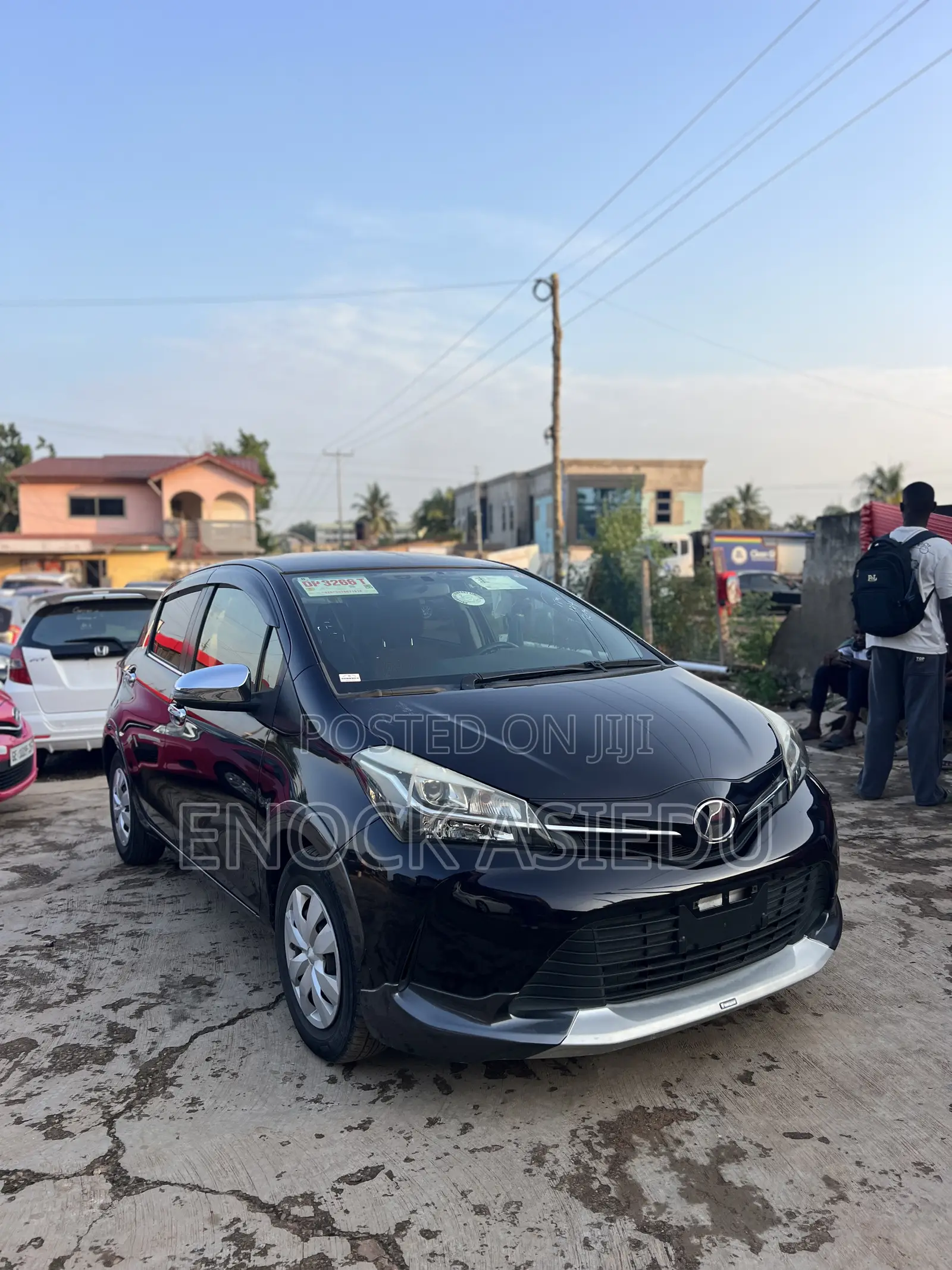 Toyota Vitz 1.3 AWD 5dr 2015 Black