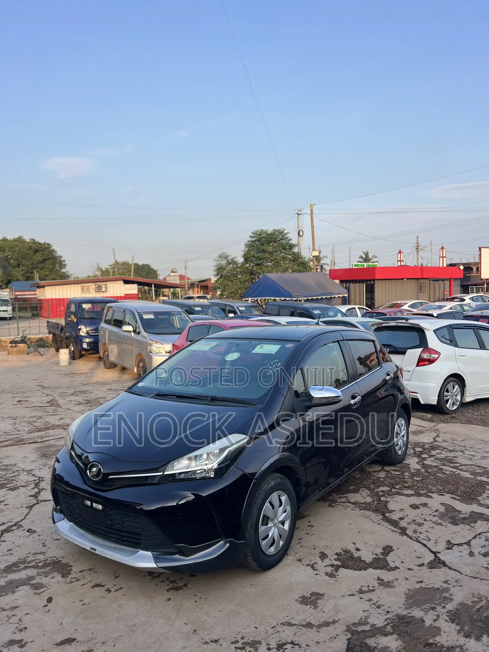 Toyota Vitz 1.3 AWD 5dr 2015 Black