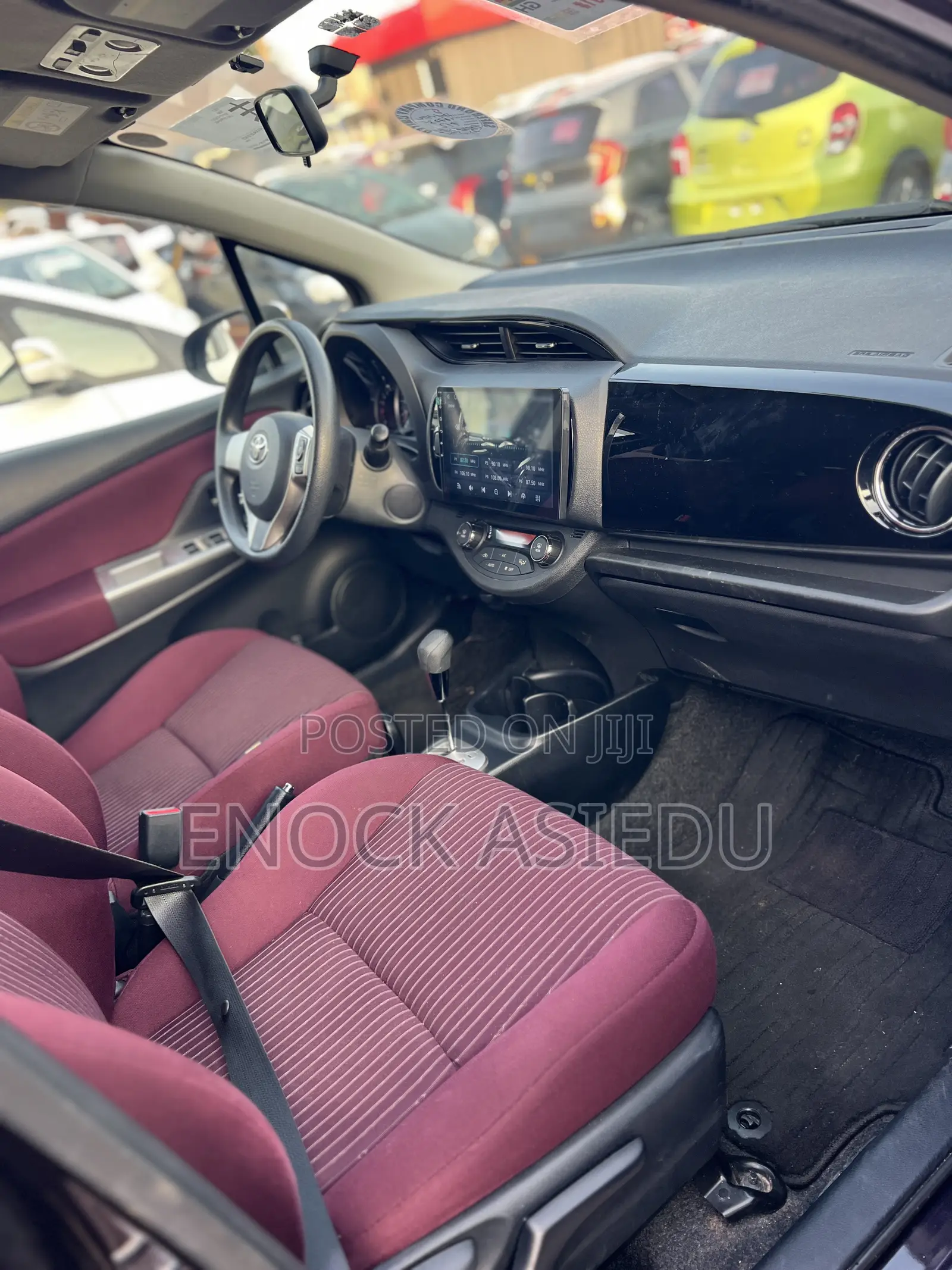 Toyota Vitz 1.3 AWD 5dr 2015 Black