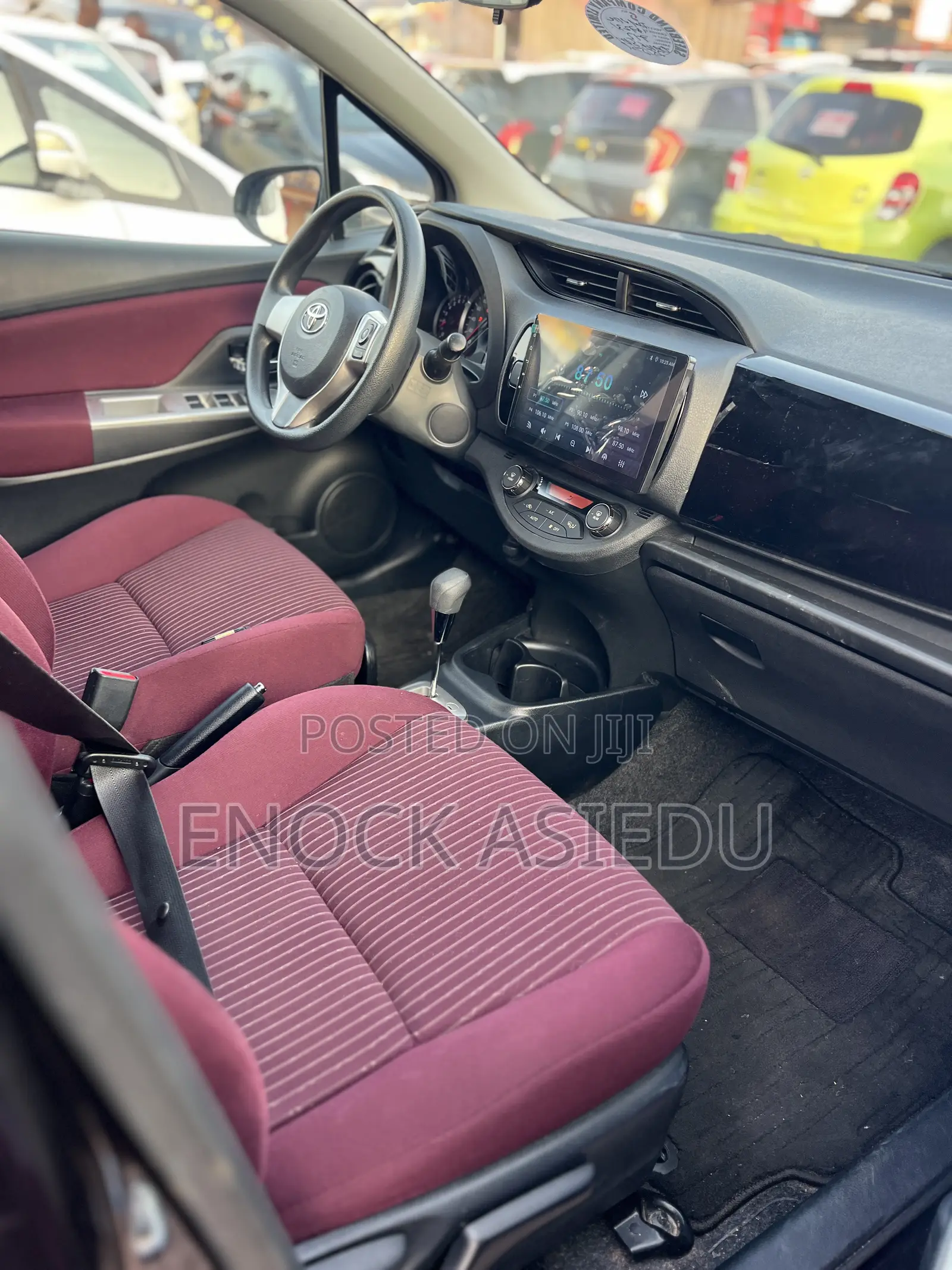 Toyota Vitz 1.3 AWD 5dr 2015 Black