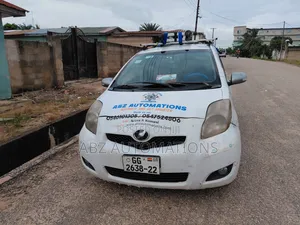 Toyota Vitz 2010 Gray